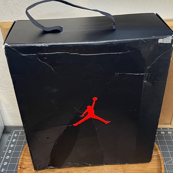 Jordan 1
Brooklyn
'pink oxford' 
Brand new - Picture 6 of 16